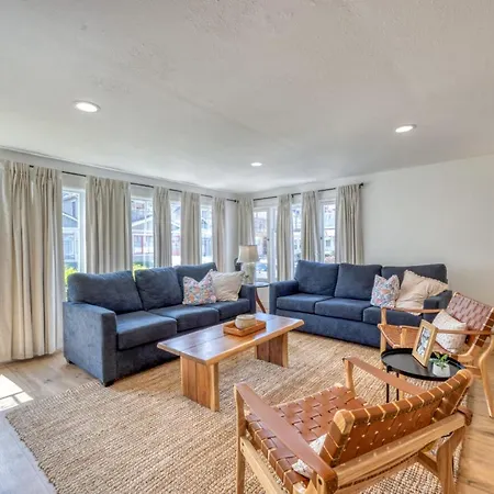 Villa 221Cl 221 Claressa Ave